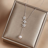 Daisy Pearl Necklace Daisy Pearl Necklace